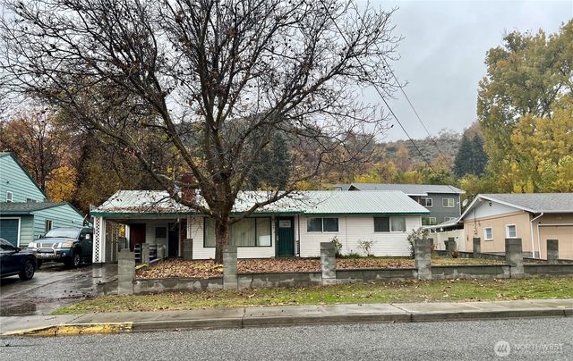 120 S Granite Street, Omak, WA 98841