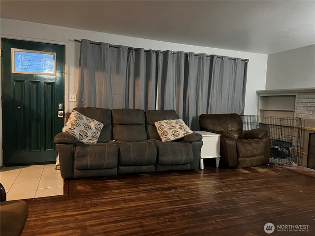 120 S Granite Street, Omak, WA 98841