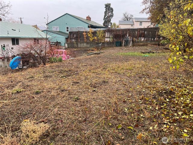 120 S Granite Street, Omak, WA 98841