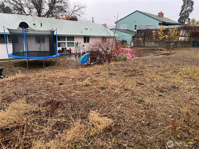 120 S Granite Street, Omak, WA 98841