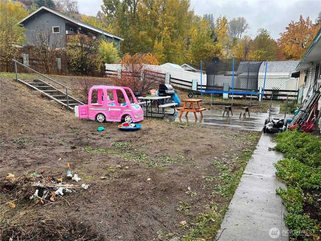 120 S Granite Street, Omak, WA 98841