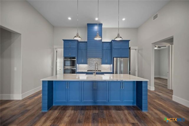 2062 W Harrison Avenue, Port O'connor, TX 77982