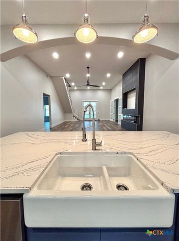 2062 W Harrison Avenue, Port O'connor, TX 77982