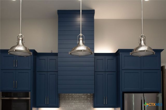 2062 W Harrison Avenue, Port O'connor, TX 77982