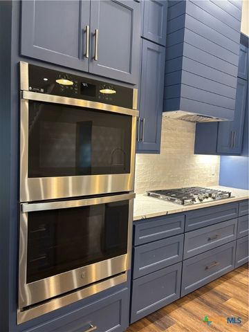 2062 W Harrison Avenue, Port O'connor, TX 77982