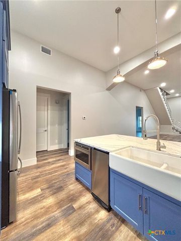 2062 W Harrison Avenue, Port O'connor, TX 77982