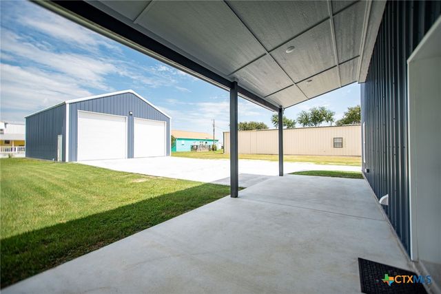 2062 W Harrison Avenue, Port O'connor, TX 77982