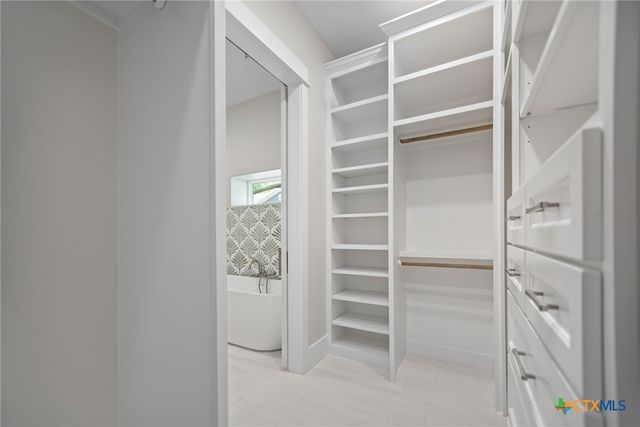 2062 W Harrison Avenue, Port O'connor, TX 77982