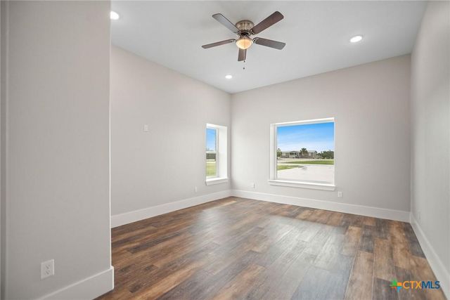 2062 W Harrison Avenue, Port O'connor, TX 77982