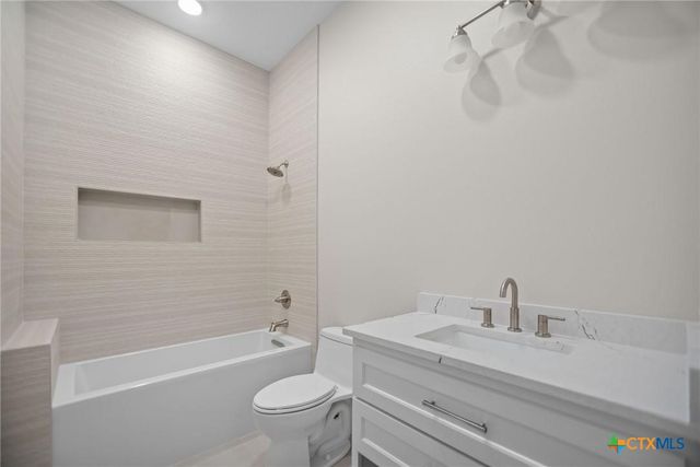 2062 W Harrison Avenue, Port O'connor, TX 77982