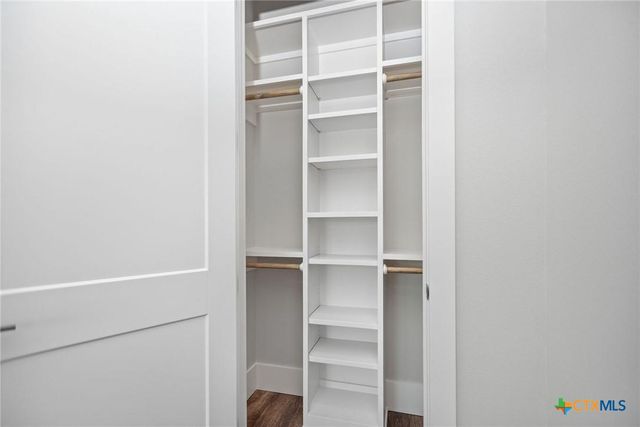 2062 W Harrison Avenue, Port O'connor, TX 77982