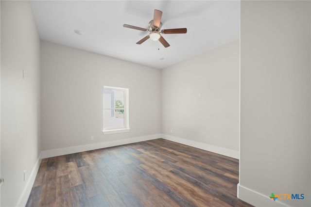 2062 W Harrison Avenue, Port O'connor, TX 77982