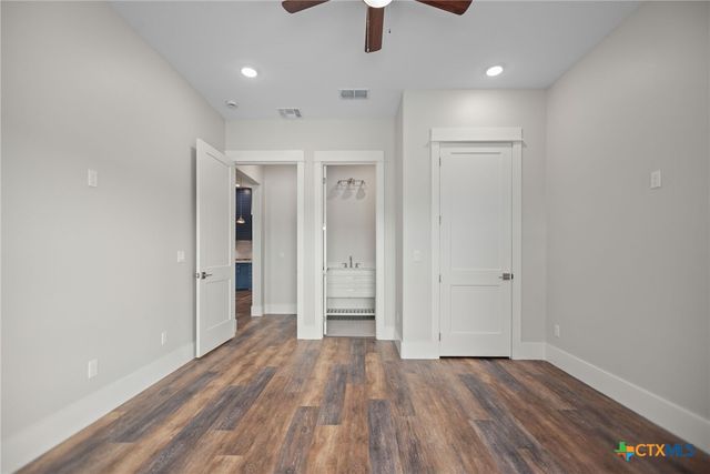 2062 W Harrison Avenue, Port O'connor, TX 77982