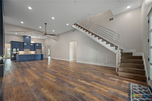 2062 W Harrison Avenue, Port O'connor, TX 77982