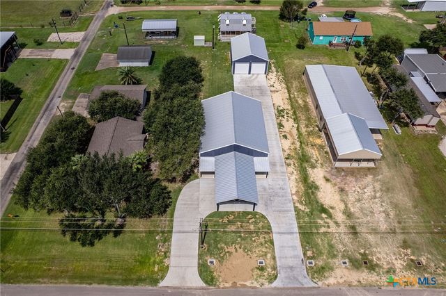 2062 W Harrison Avenue, Port O'connor, TX 77982