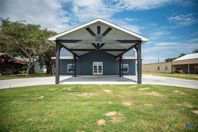 2062 W Harrison Avenue, Port O'connor, TX 77982