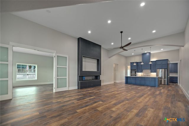 2062 W Harrison Avenue, Port O'connor, TX 77982