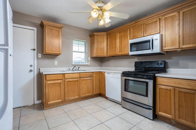 2538 Oday Road A, Pearland, TX 77581