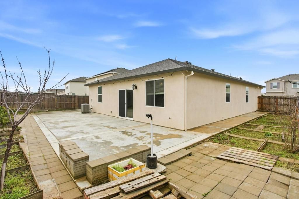 Image 19 of property listing at 5717 Harcrest Drive, Linda, CA 95901