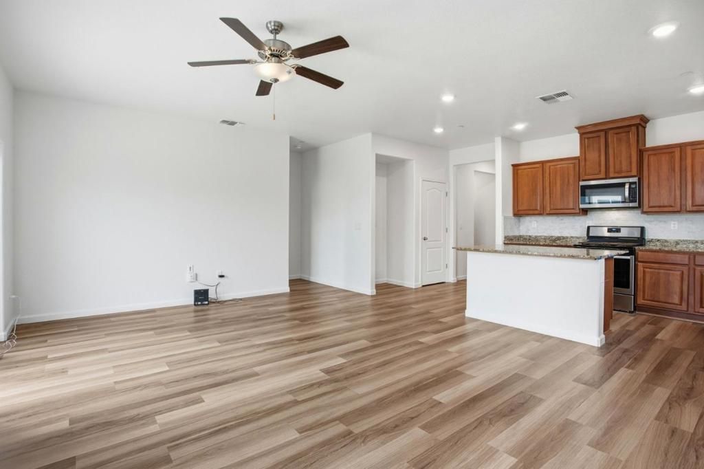 Image 4 of property listing at 5717 Harcrest Drive, Linda, CA 95901