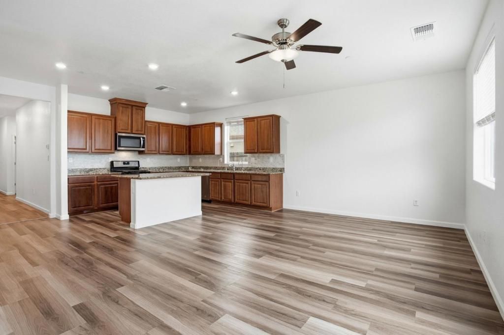 Image 9 of property listing at 5717 Harcrest Drive, Linda, CA 95901