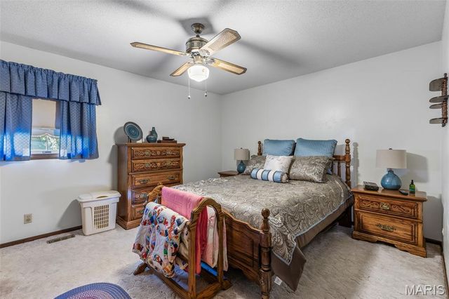 449 Oak Street, Ste Genevieve, MO 63670