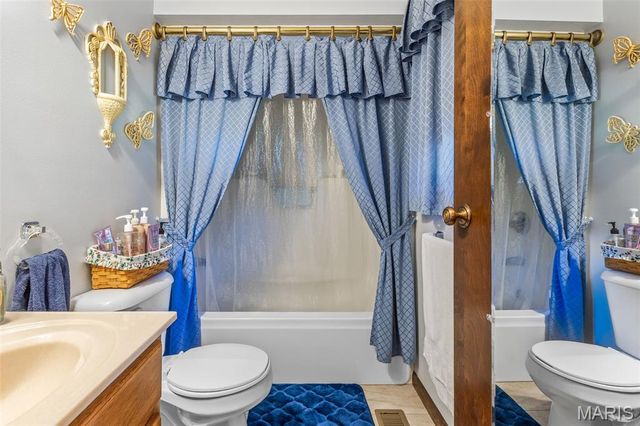 449 Oak Street, Ste Genevieve, MO 63670