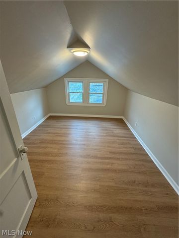 3327 Bradford Road, Cleveland Heights, OH 44118