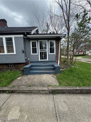 3327 Bradford Road, Cleveland Heights, OH 44118