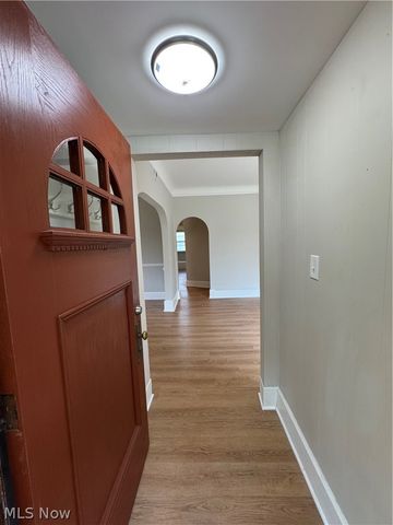 3327 Bradford Road, Cleveland Heights, OH 44118
