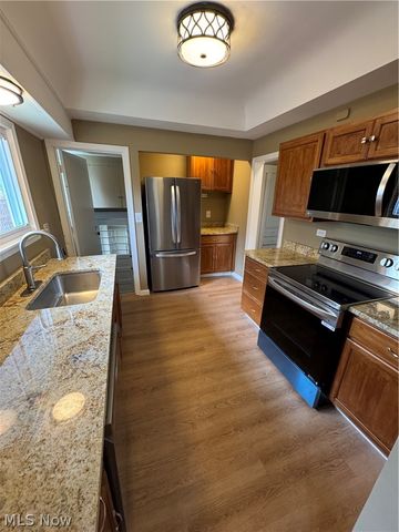 3327 Bradford Road, Cleveland Heights, OH 44118
