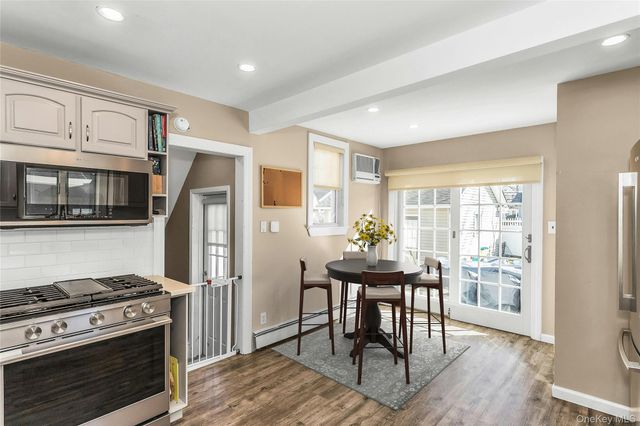 86 Taft Avenue, Lynbrook, NY 11563