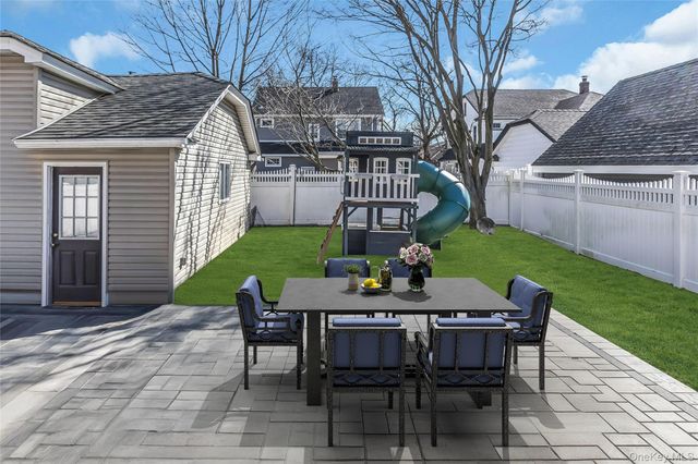 86 Taft Avenue, Lynbrook, NY 11563