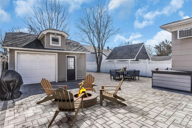 86 Taft Avenue, Lynbrook, NY 11563