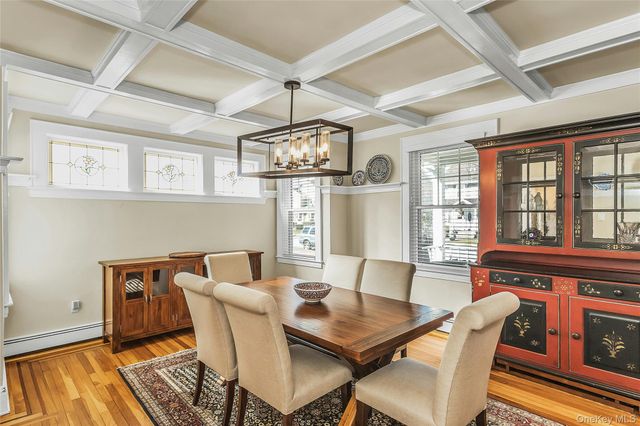 86 Taft Avenue, Lynbrook, NY 11563