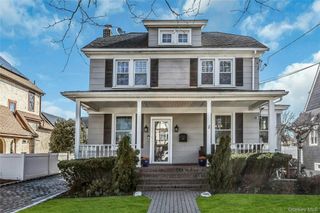 86 Taft Avenue, Lynbrook, NY 11563