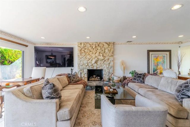 6022 Maury Avenue, Woodland Hills, CA 91367
