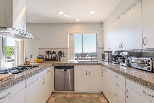 6022 Maury Avenue, Woodland Hills, CA 91367