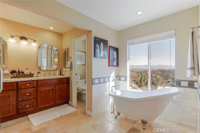 6022 Maury Avenue, Woodland Hills, CA 91367