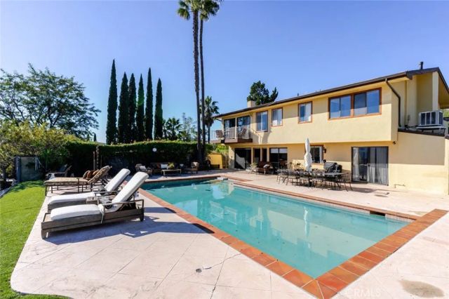 6022 Maury Avenue, Woodland Hills, CA 91367