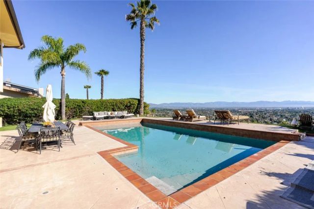 6022 Maury Avenue, Woodland Hills, CA 91367