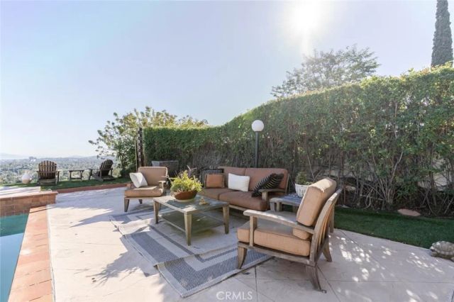 6022 Maury Avenue, Woodland Hills, CA 91367