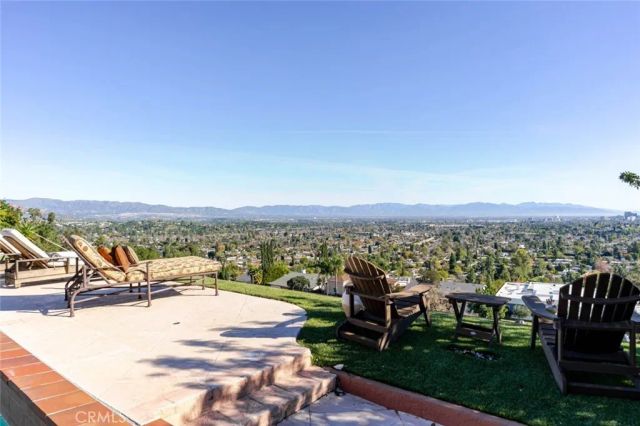 6022 Maury Avenue, Woodland Hills, CA 91367