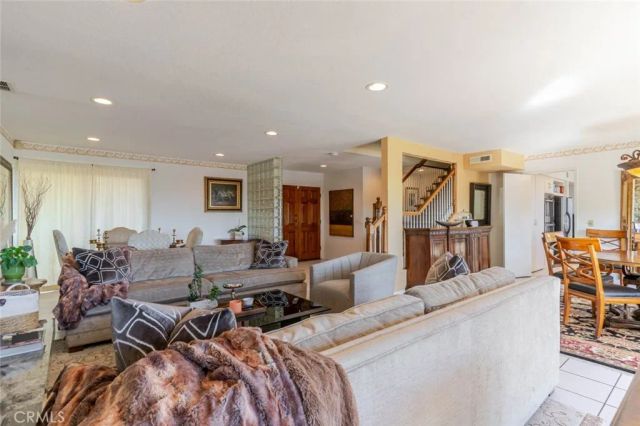 6022 Maury Avenue, Woodland Hills, CA 91367