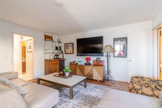 6022 Maury Avenue, Woodland Hills, CA 91367