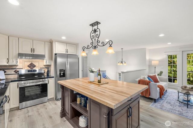 153 221st Avenue NE, Sammamish, WA 98074