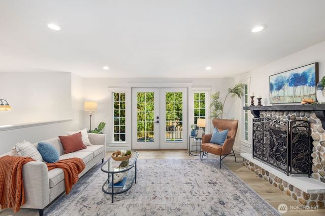 153 221st Avenue NE, Sammamish, WA 98074