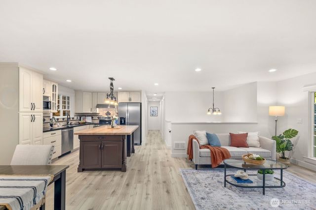 153 221st Avenue NE, Sammamish, WA 98074