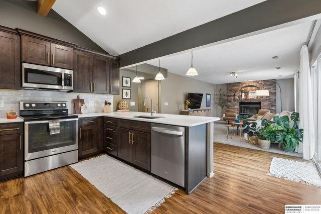 10409 Newport Avenue, Omaha, NE 68122
