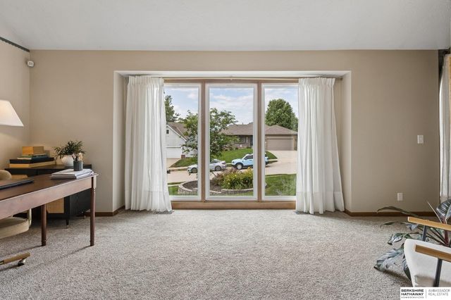 10409 Newport Avenue, Omaha, NE 68122